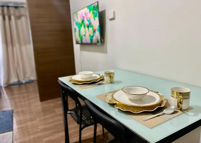 Apartment Stylish Haven In Bustling Ayala, Makati Manila