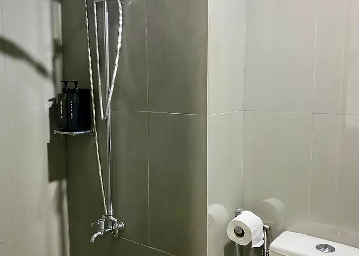 Stylish Haven In Bustling Ayala, Makati