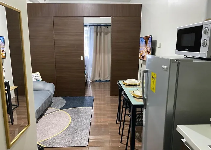 Stylish Haven In Bustling Ayala, Makati *